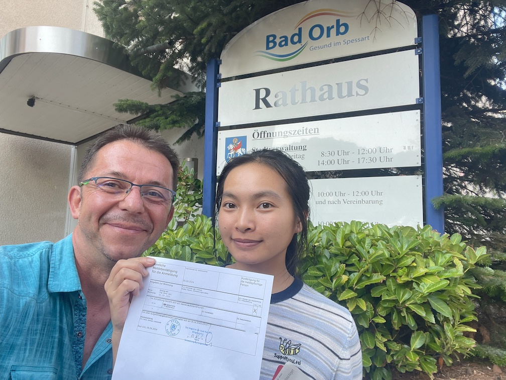 Begleitung einer vietnamesischen Auszubildenden zum Einwohnermeldeamt