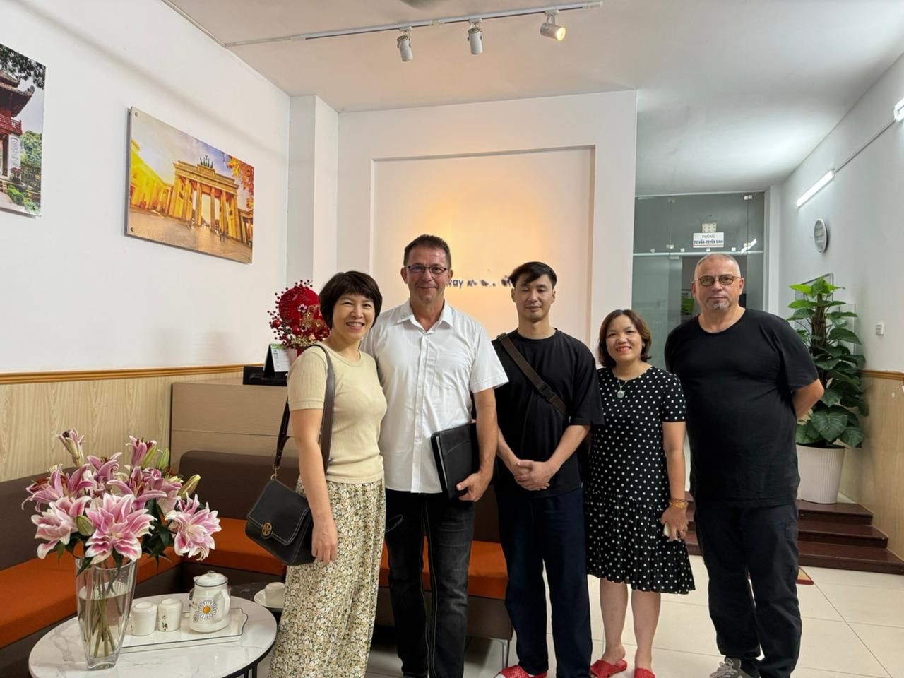 Treffen mit Geschäftspartnern in Vietnam