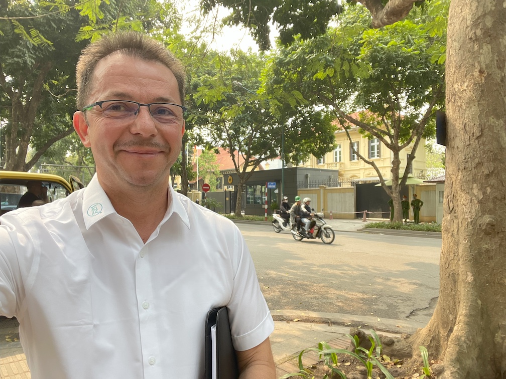 Zum Termin bei der Deutschen Botschaft in Hanoi